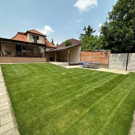 Dom Marhula Nyaraló Štúrovo