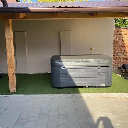 Dom Marhula 度假居 Štúrovo